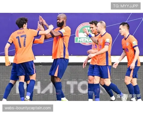 特写:终场哨响,梅斯老将泪洒球场,球队深陷降级区